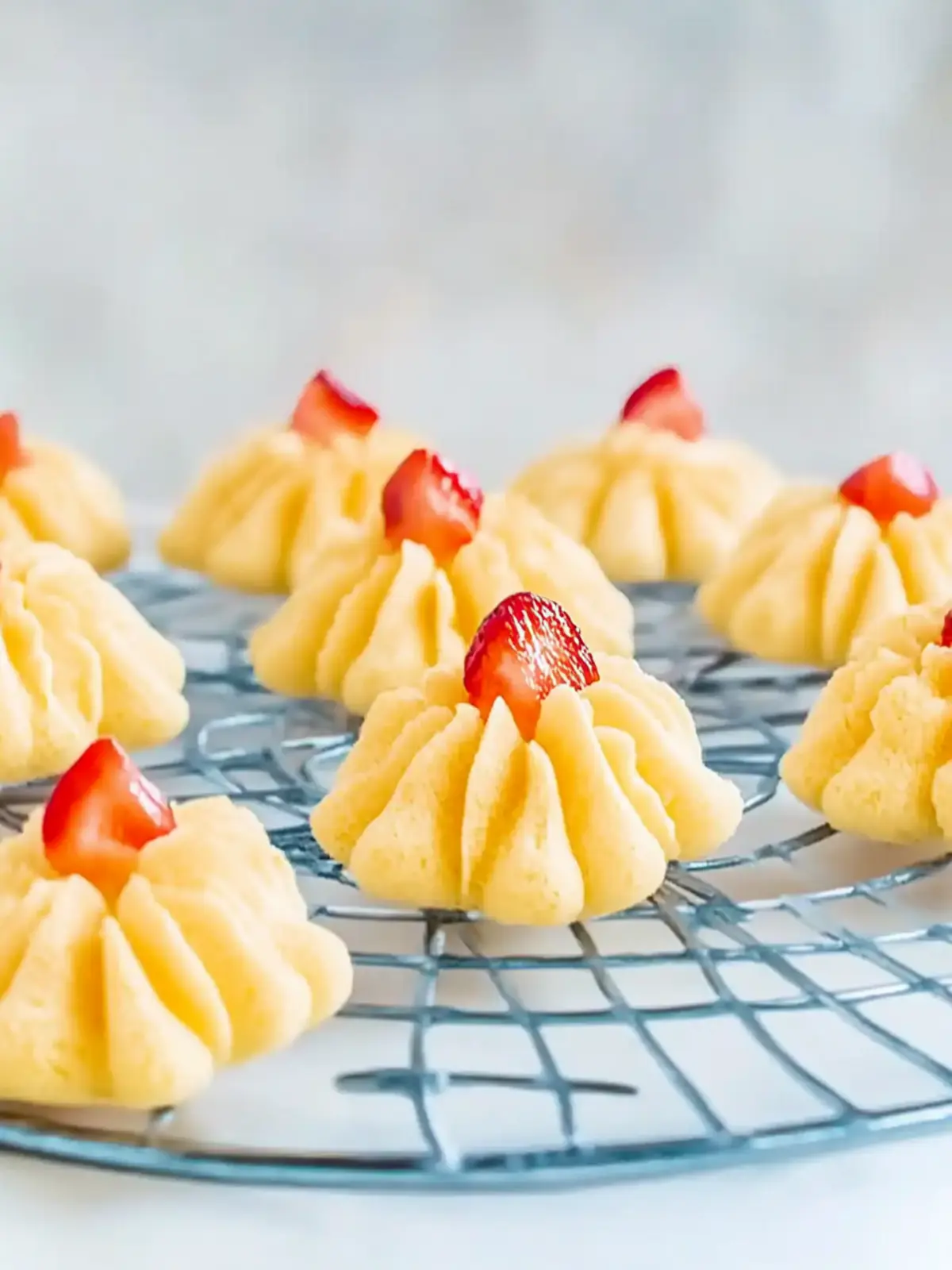 Melt-in-Your-Mouth Biskut Semperit for Festive Joy 2 Biskut Semperit